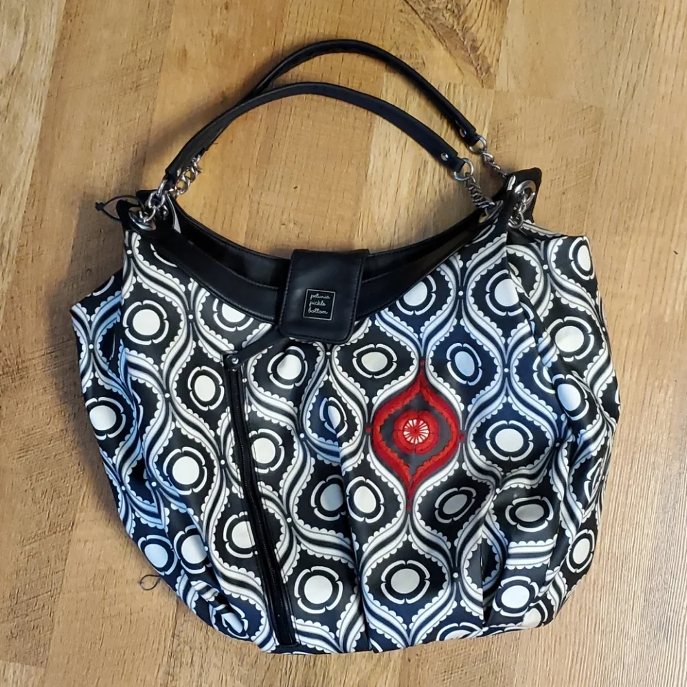 Petunia Pickle Bottom Hobo Hideaway Black &‎ Cream Patterned Diaper Bag Purse